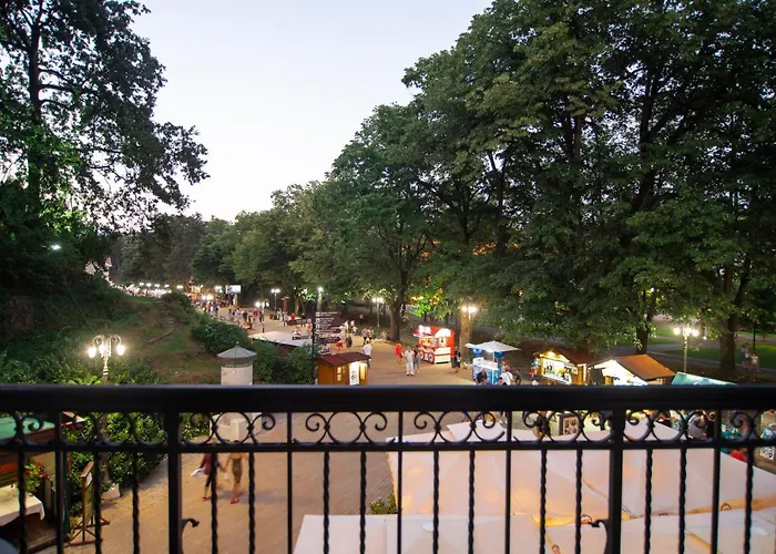 Emilia Couette-café 4*